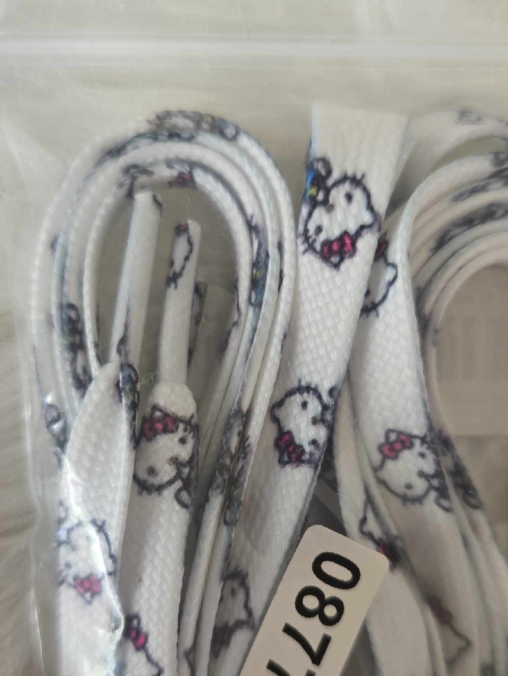 Hello Kitty White Canvas Tote with Red Accents And Hello Kitty Shoe Laces Nwot - Picture 4 of 4